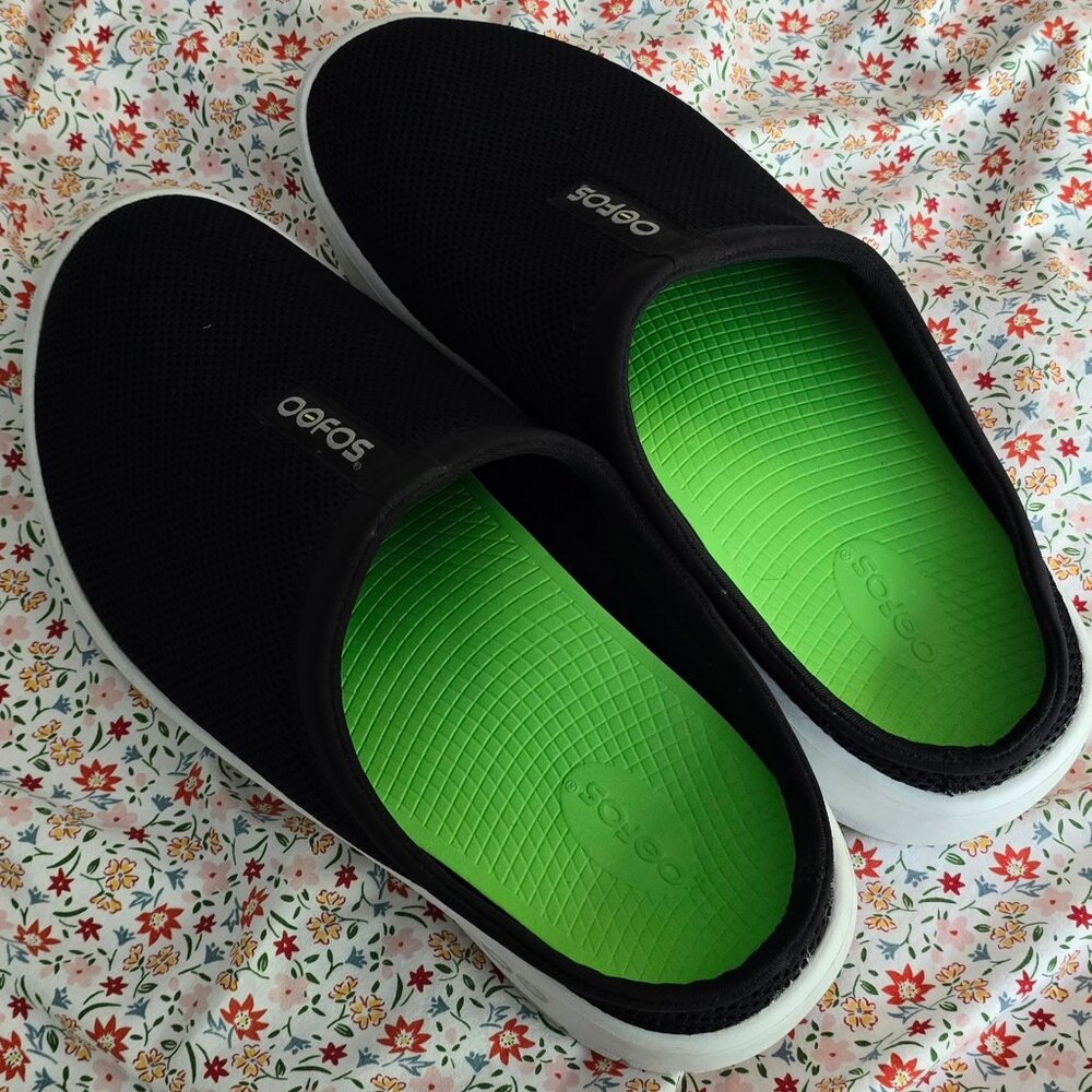OOFOS Black and Green Loafers